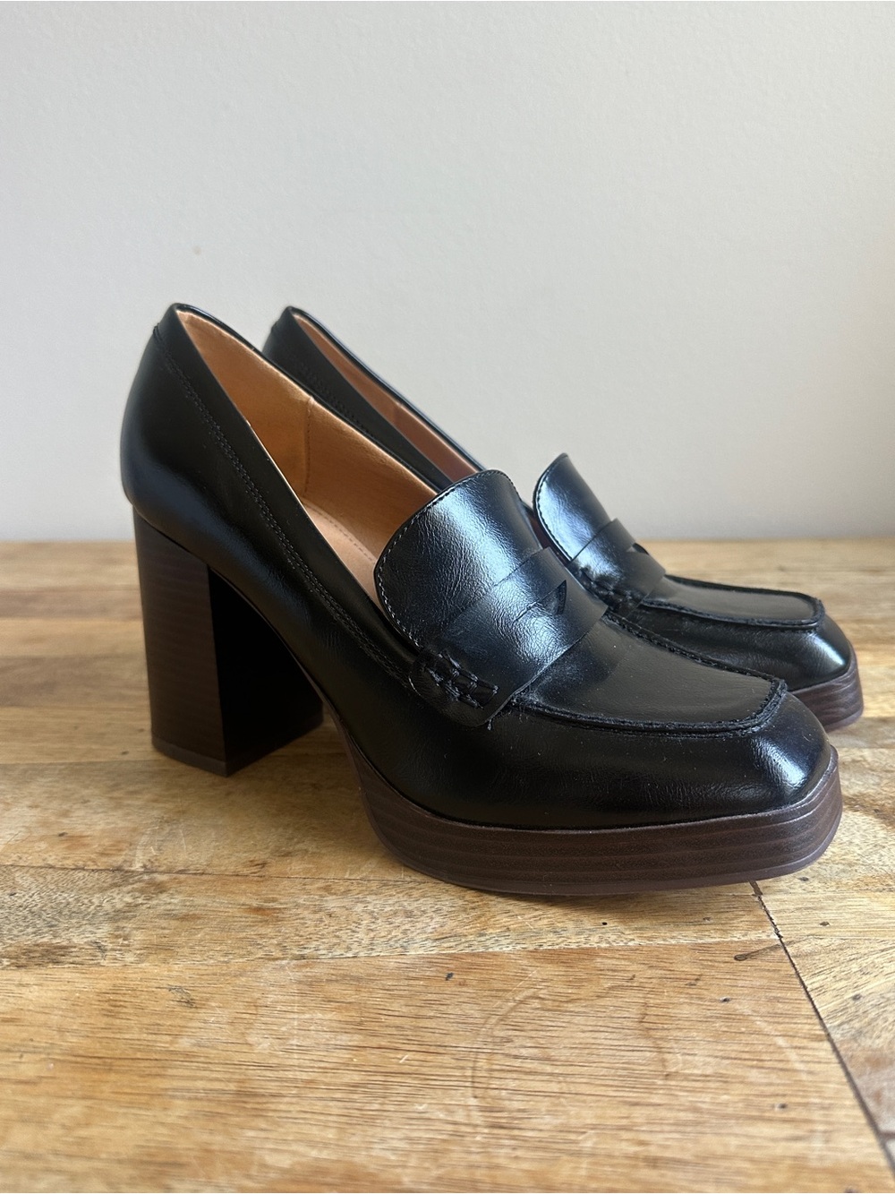 Nine West Black Leather Platform Loafer Heels